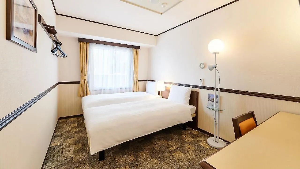 Toyoko Inn Osaka Itami Airport Тоёнака Отель
